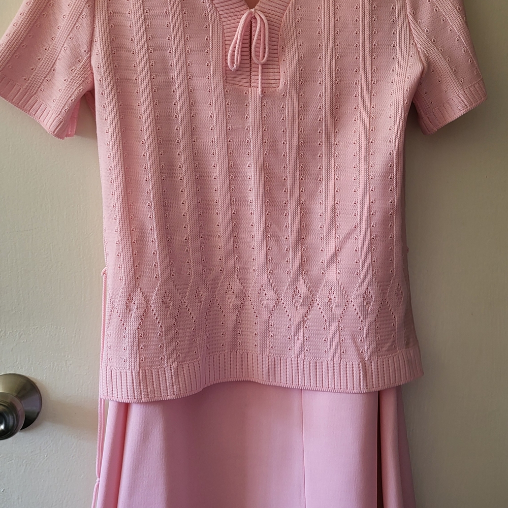 Vintage Pink Knit Short Sleeve Top and Skirt Set - Picture 3 of 10